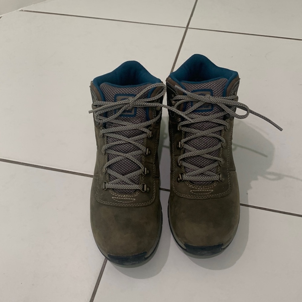 Womens Timberland Hiking Boots - Picture 2 of 12